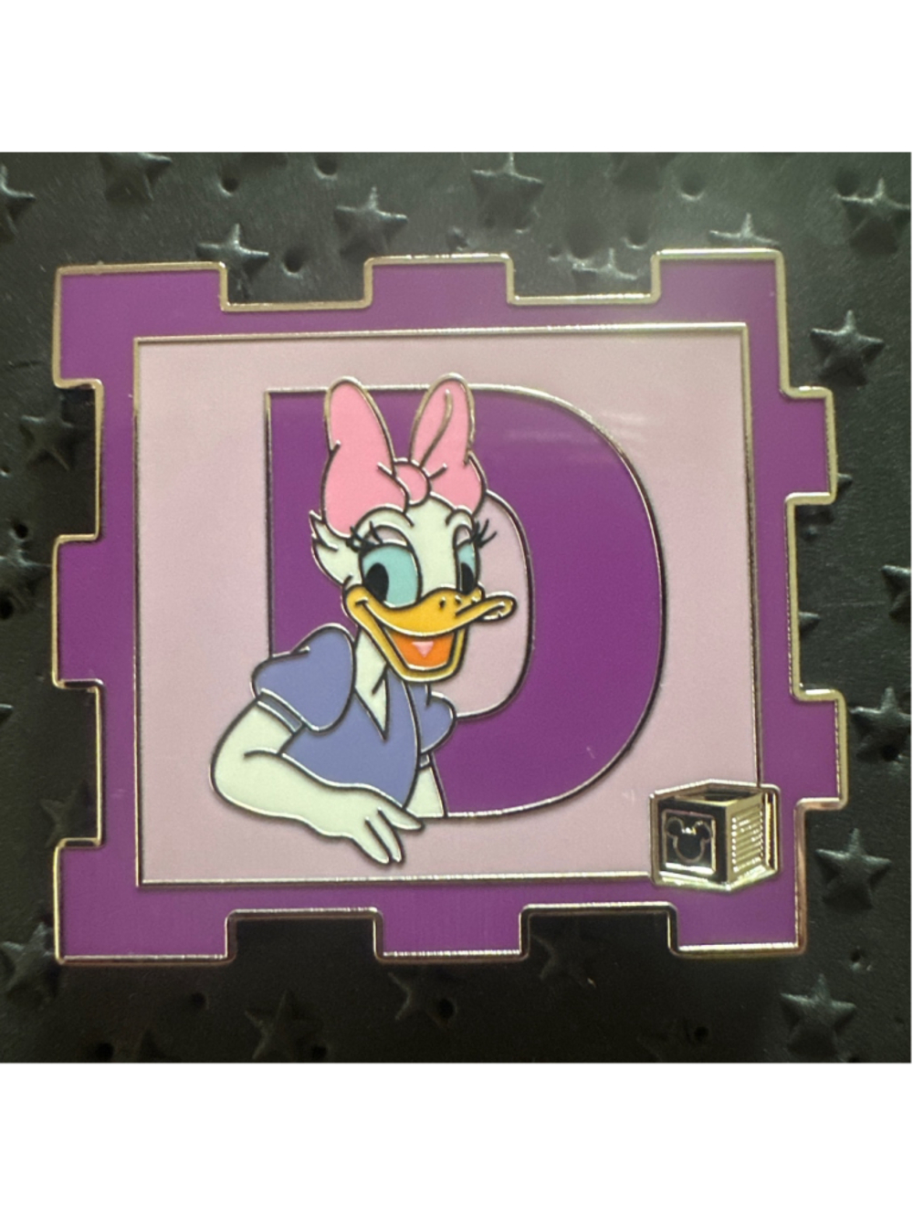 2026 Disney Parks A-2-Z Alphabet Block Mystery Pin D Daisy Duck LR